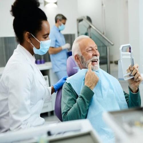 Essential Oral Health Care for the Elderly: Tips for a Healthy Smile